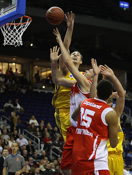 以及这次比 以及这次比