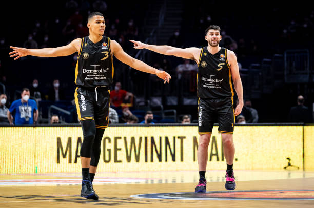 即将踢法甲！记者：法蒂已动身前往摩纳哥